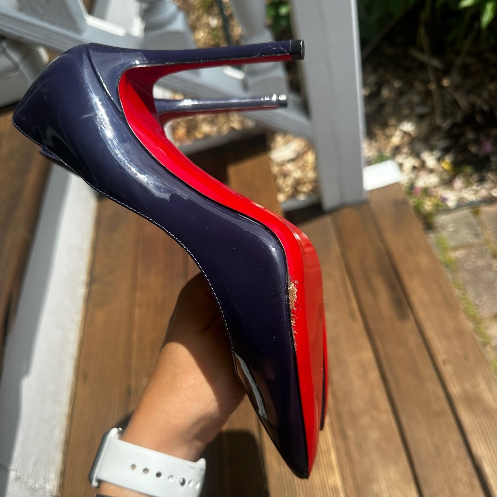 Louis Vuitton Navy Glossy Heels